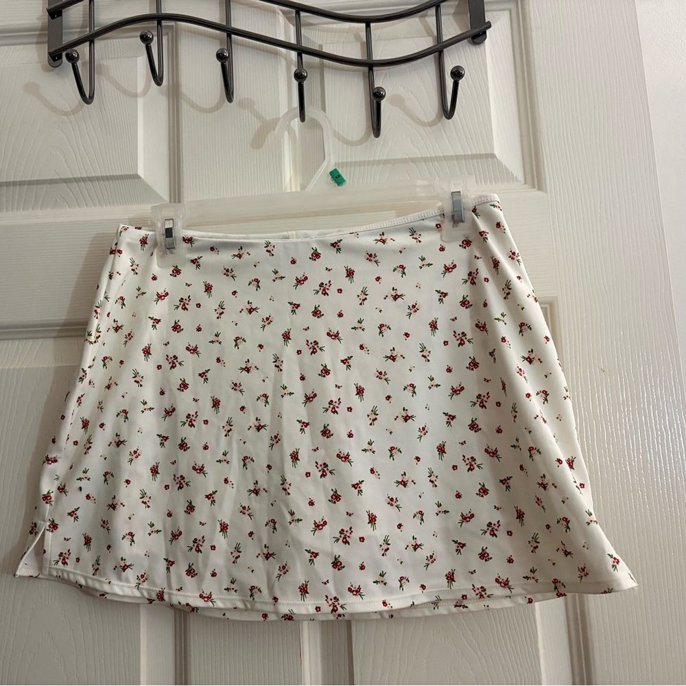 Elegant Floral Mini Skirt